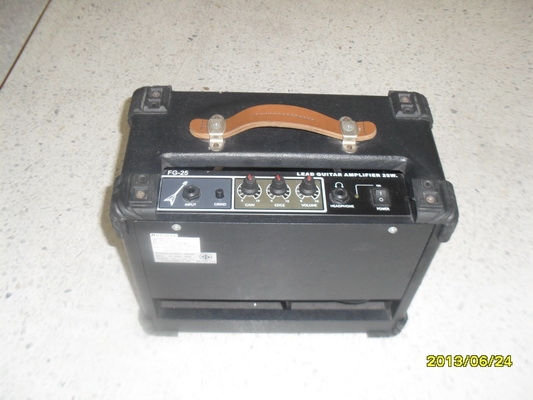 ขายตู้แอมป์กีตาร์ ROCK รุ่น 25WATT  สภาพใหม่ 99\%