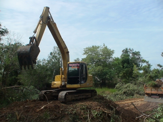 แบคโฮบริการ ปรับปรุงพื้นที่ ถมดิน พร้อมรับงานคับ