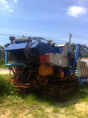 ขายรถเกี่ยว น.เจริญการช่าง เครื่อง 6HE1