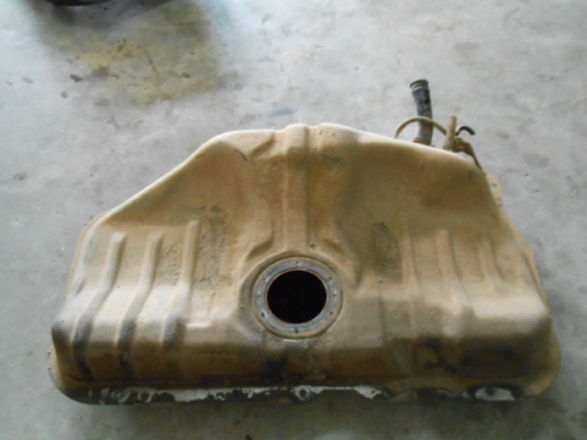 ถังน้ำมัน รถ นิสสันซันนี่