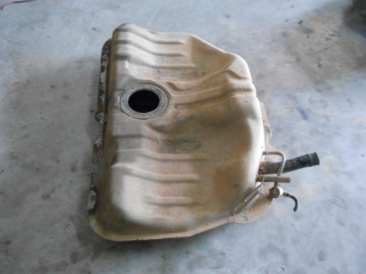 ถังน้ำมัน รถ นิสสันซันนี่