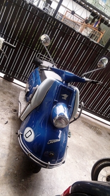 รถเยอรมันสมัยสงครามโลกยี่ห้อ heinkel tourist 103a1-175cc 4จังหวะ ทะเบียนแท้เลข959รถสวยเครื่องดี