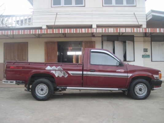 ขาย NISSAN  Big M ฝาแดง  90 แรง