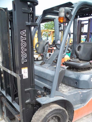 forklift toyota