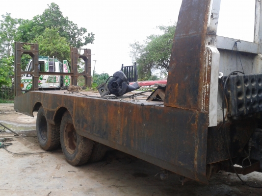 ขายสิบล้อบรรทุกรถเกี่ยวข้าว