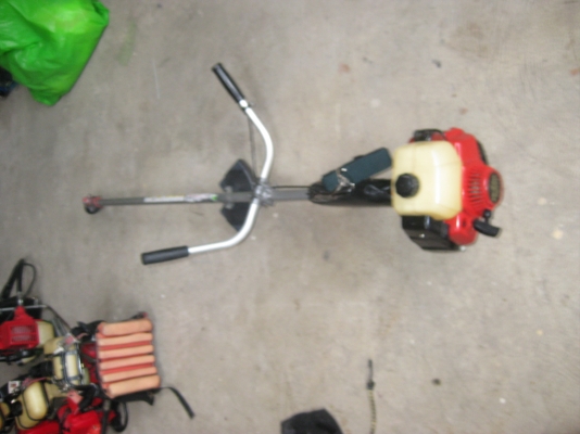 เครื่องตัดหญ้า เครื่องตัดหญ้า