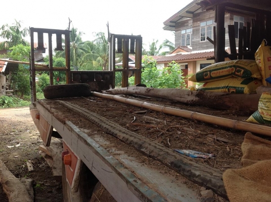 ขายรถเกี่ยวสภาพดี พร้อม 10 ล้อหัวยาวเพลาเดียว พร้อมใช้งาน