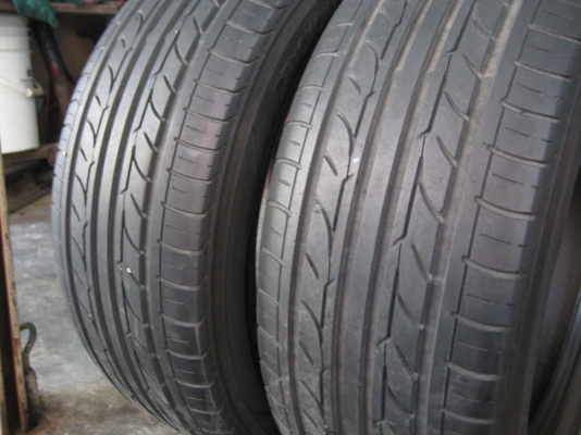 ยาง yokohama earth1 215/55/17 ปี 10 2เส้น สภาพสวย