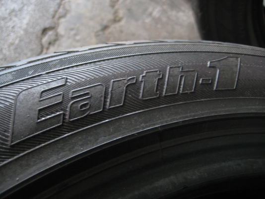 ยาง yokohama earth1 215/55/17 ปี 10 2เส้น สภาพสวย