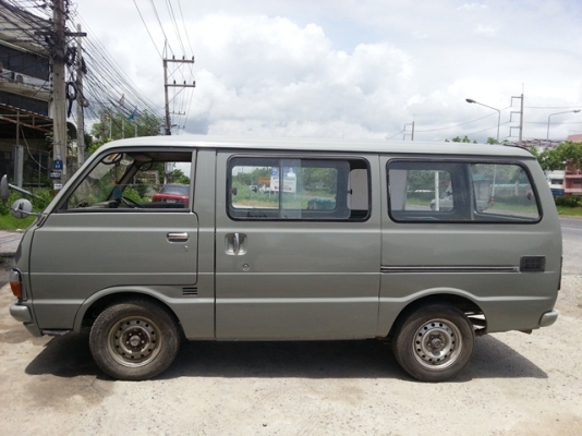 Hiace หัวแตงโม ปะผุ ทำสีมาใหม่หมดแล้วครับ สภาพดี Hiace หัวแตงโม ปะผุ ทำสีมาใหม่หมดแล้วครับ สภาพดี