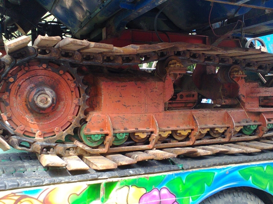 ขายช่วงล่าง รถเกื่ยวตัวเดินสองร้อยพร้อม มอเต่อร์โซ่รุนเล่อช่วงล่างตัดให้หมด