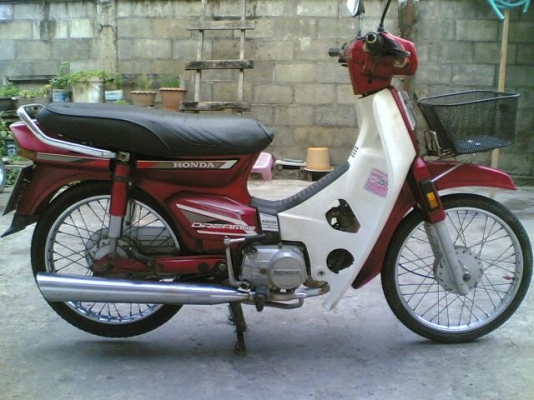 ขายดรีมคุรุสภา ทะเบียนเต็มพร้อมโอน เครื่องเงียบอะไหร่ครบสีเดิมๆรถสภาพสวยพร้อมใช้งาน ขาย 13500 บาท