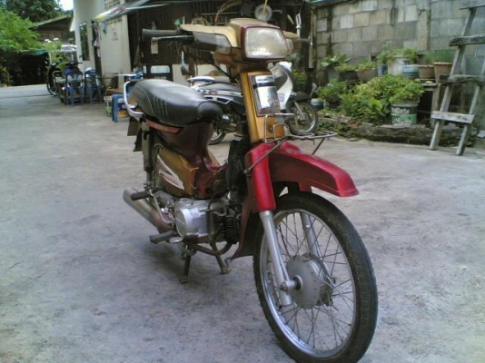 ขายดรีมคุรุสภา ทะเบียนพร้อมโอนเครื่องดีนิ่งไม่หอนอะไหร่ขาดบังลมสีโดนสาดมาขายตามสภาพ ขาย 8900 บาท