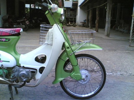 ขาย C70 เล่มทะเบียนพร้อมชุดโอนเครื่องเดิมๆอะไหร่แต่งตามรูปรถขี่ใช้งานได้ตามปกติเครื่องสมบูรณ์ ขาย 11500 บาท