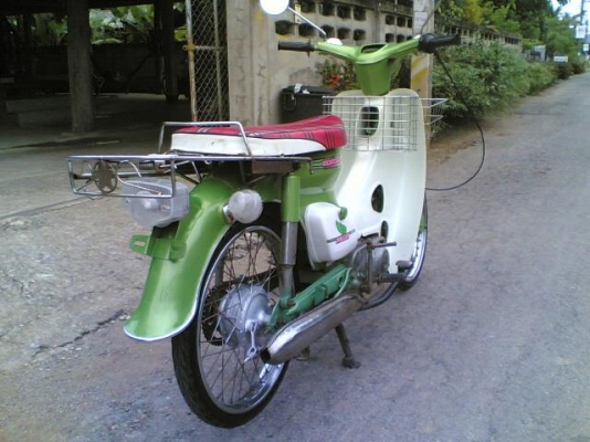 ขาย C70 เล่มทะเบียนพร้อมชุดโอนเครื่องเดิมๆอะไหร่แต่งตามรูปรถขี่ใช้งานได้ตามปกติเครื่องสมบูรณ์ ขาย 11500 บาท