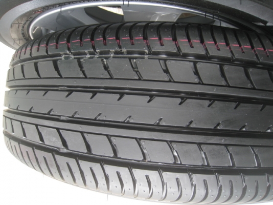 ขายล้อแม็กป้ายแดง Toyota vios 15"x5.5" et45 4รู100 +ยางปี2013  (081-3747940)