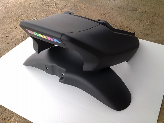 ขายท้าย  บังโคลนหน้า cb400 v.s 98