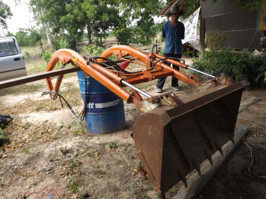 ตักหน้า ยกได้ 300 kg เก้่านอกยกสูง 3 เมตร