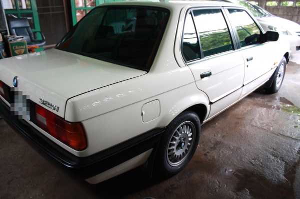 ขายรถ BMW 316i รถปี 1988  รถสภาพเดิม 150,000 บาท