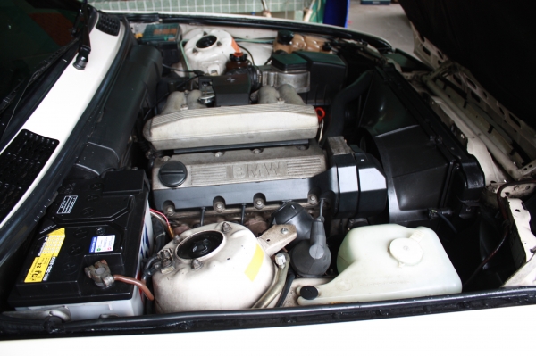 ขายรถ BMW 316i รถปี 1988  รถสภาพเดิม 150,000 บาท