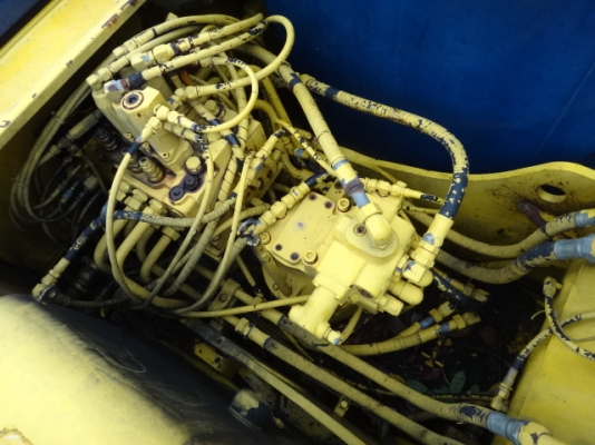 รถขุดดิน SK100 มาร์ค ทรี สภาพสวย  นำเข้าจากญี่ปุ่น เดินทางถึงไทยแล้วเมื่อเร็ว ๆ นี้ โทร.081-373-0559