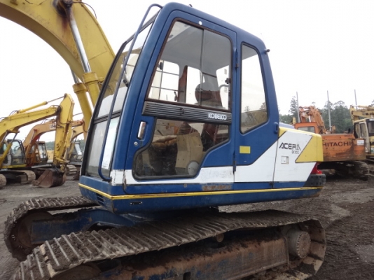 รถขุดดิน SK100 มาร์ค ทรี สภาพสวย  นำเข้าจากญี่ปุ่น เดินทางถึงไทยแล้วเมื่อเร็ว ๆ นี้ โทร.081-373-0559