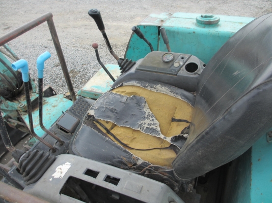 KOMATSU PC30-7 เก่าไทย ขายตามสภาพนะครับ KOMATSU PC30-7 เก่าไทย ขายตามสภาพนะครับ