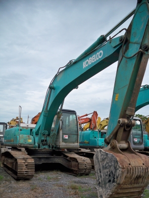 KOBELCO SK 230 E.