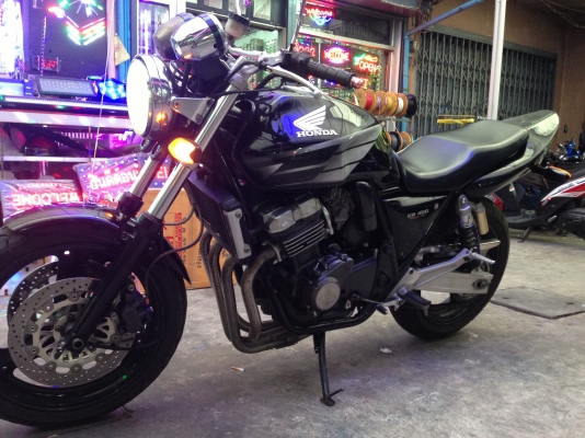 ขายด่วน cb400 ปี 96 ไมล์ 3 ลูก อินวอย์สภาพพร้อมใช้งานออกทิปได้เลยครับ