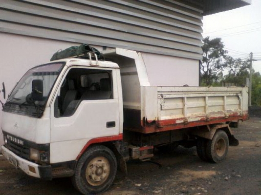 ขายรถ6ล้อดั้มMITSUBHISI CENTER 115 แรง ดั้มสามมิตร แอร์ เพาเวอร์ รถพร้อมใช้งาครับ