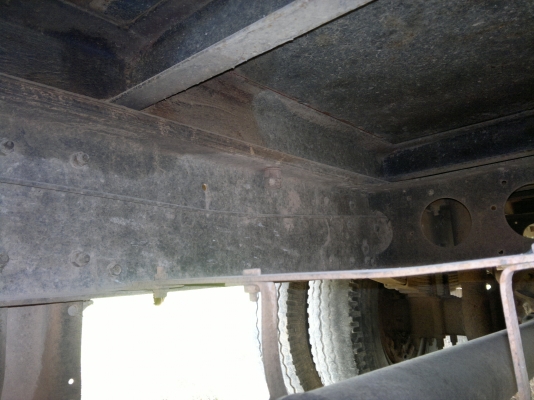 ขายรถ ISUZU NPR กระบะพื้นเรียบท้ายลาด