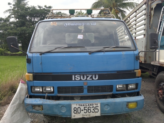 ขายรถ ISUZU NPR กระบะพื้นเรียบท้ายลาด