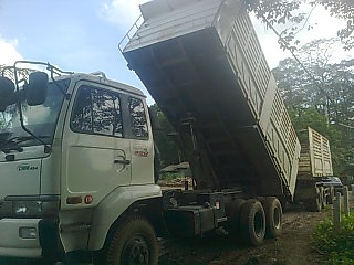 ขายรถ 22 ล้อพ่วงแม่ -ลูกดัมพ์ NISSAN EURO2 320 แรงม้าปี 2552 คัสซี CWM454M-04625 หางพ่วงดัมพ์สามมิตร 3 คานปี 2552 คัสซี SMM130071 ราคา 2700000