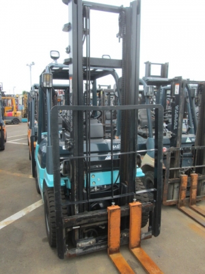 ขายฟอร์คลิฟต์ TOYOTA 7FG20  ใช้งานน้อย เกียร์ MT , SIDE SHIP , เสาสูง 4 M  ขอบคุณเฮียเดชา มหาชัย ครับ สภาพพร้อมใช้งาน ++ เดิมแท้จากญี่ปุ่น