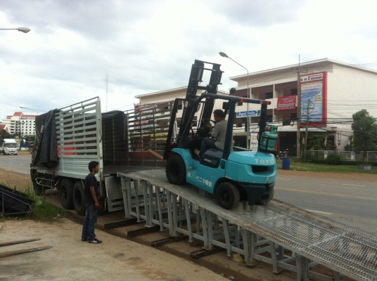 ขายฟอร์คลิฟต์ TOYOTA 7FG20  ใช้งานน้อย เกียร์ MT , SIDE SHIP , เสาสูง 4 M  ขอบคุณเฮียเดชา มหาชัย ครับ สภาพพร้อมใช้งาน ++ เดิมแท้จากญี่ปุ่น