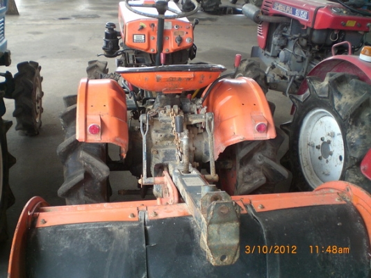 รถไถเล็กคูโบต้า B6000 4WD ขนาด 15 แรงม้า 2เพลา เก่านอก