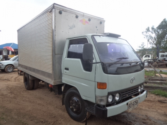 ขายรถ6ล้อโตโยต้าBU141ตู้แห้งช่วงยาว4.30ปี41เครื่อง115แรง สภาพสวยๆๆ