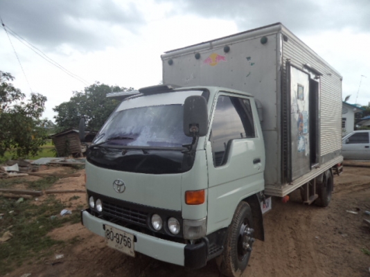 ขายรถ6ล้อโตโยต้าBU141ตู้แห้งช่วงยาว4.30ปี41เครื่อง115แรง สภาพสวยๆๆ