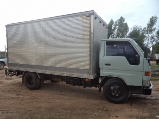 ขายรถ6ล้อโตโยต้าBU141ตู้แห้งช่วงยาว4.30ปี41เครื่อง115แรง สภาพสวยๆๆ