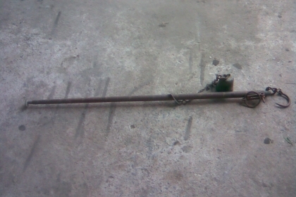 กิโลโบราณสภาพสมบูรณ์ครบครับ  ขนาดชั่งได้ 120 กิโลกรัมครับสมบูรณ์ใช้งานได้ครับ  ความยาวประมาณ  เมตรกว่าครับหายากครับรุ่นนี้คุ้มครับ