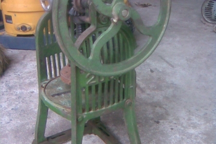 เครื่องใสน้ำแข็งสภาพดีพร้อมใช้สภาพพร้อมใช้ครับเนื้อเหล็กดีครับสวยๆครับราคานี้คุ้มครับ