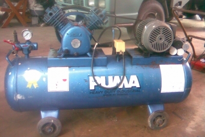 ปั้มลม พูมา 150 ลิตรสภาพพร้อมใช้งานครับเดิมครับมอเตอร์ 2 แรงโตชิบาขนาดถัง 150  ลิตร  ครับราคานี้คุ้มครับเบิกใหม่ สามหมื่นกว่าครับ