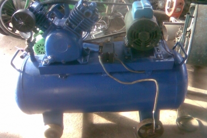 ปั้มลม หัว 1 แรง มอเตอร์ 1 แรงขนาดหัวปั้ม 1  แรง  มอเตอร์โตชิบาขนาด 1 แรงขนาดถัง 90-120  ลิตรครับเก็บลมดีครับไม่ซึมครับระบบตัดปกติปั้มลมขึ้นเร็วครับ  ราคานี้คุ้มครับ