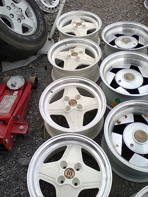 ขายล้ออ๊อฟโลด มี 5รู 6รู ขอบ15 ใหม่เก่าเก็บ ชุดละ 8500 มี 20 ชุด 0806260417 เล็กครับ