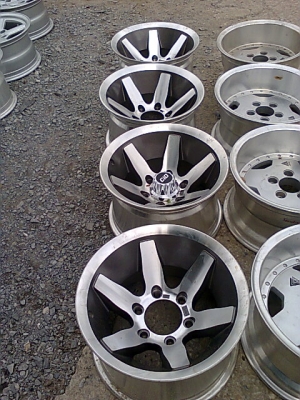 ขายล้ออ๊อฟลึกล้อนอก 6รู ล้อใหม่ 12500 ขายล้ออ๊อฟลึกล้อนอก 6รู ล้อใหม่ 12500