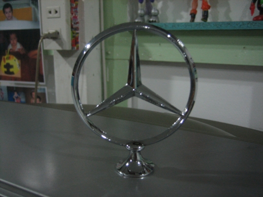 ขายโลโก้เบนซ์สวยๆสักอันครับ