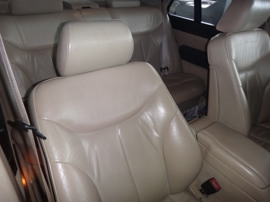 ขาย ด่วน  รถ BENZ  สภาพดีราคาพอไปได้  พร้อมใช้งาน  พร้อมโอน