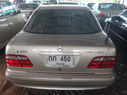 ขาย ด่วน  รถ BENZ  สภาพดีราคาพอไปได้  พร้อมใช้งาน  พร้อมโอน