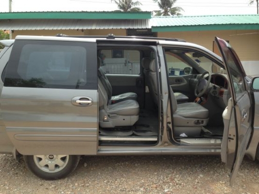 ขายรถ KIA CARNIVAL CEO-II ราคาไม่แพงครับรถใช้เองสภาพดีครับ ขายได้ขายเลย