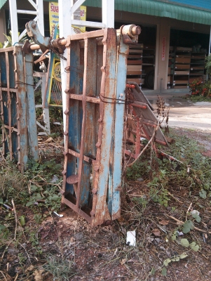 บันไดขึ้นท้ายรถ 10 ล้อหัวยาว